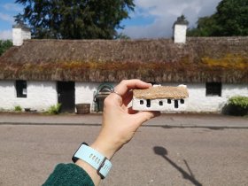 Ceramic double-cottage in the style of Glencoe Folk Museum smaller